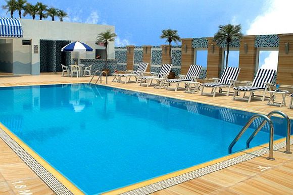 The pool at Metropark Hotel Kowloon