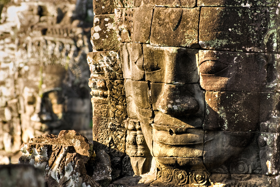 cambodia_angkor_wat_temple_face