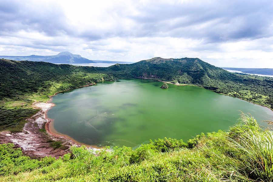 Climb the picturesque volcano of Taal