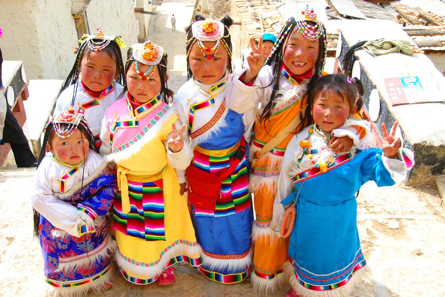 A group of girls, Tibet